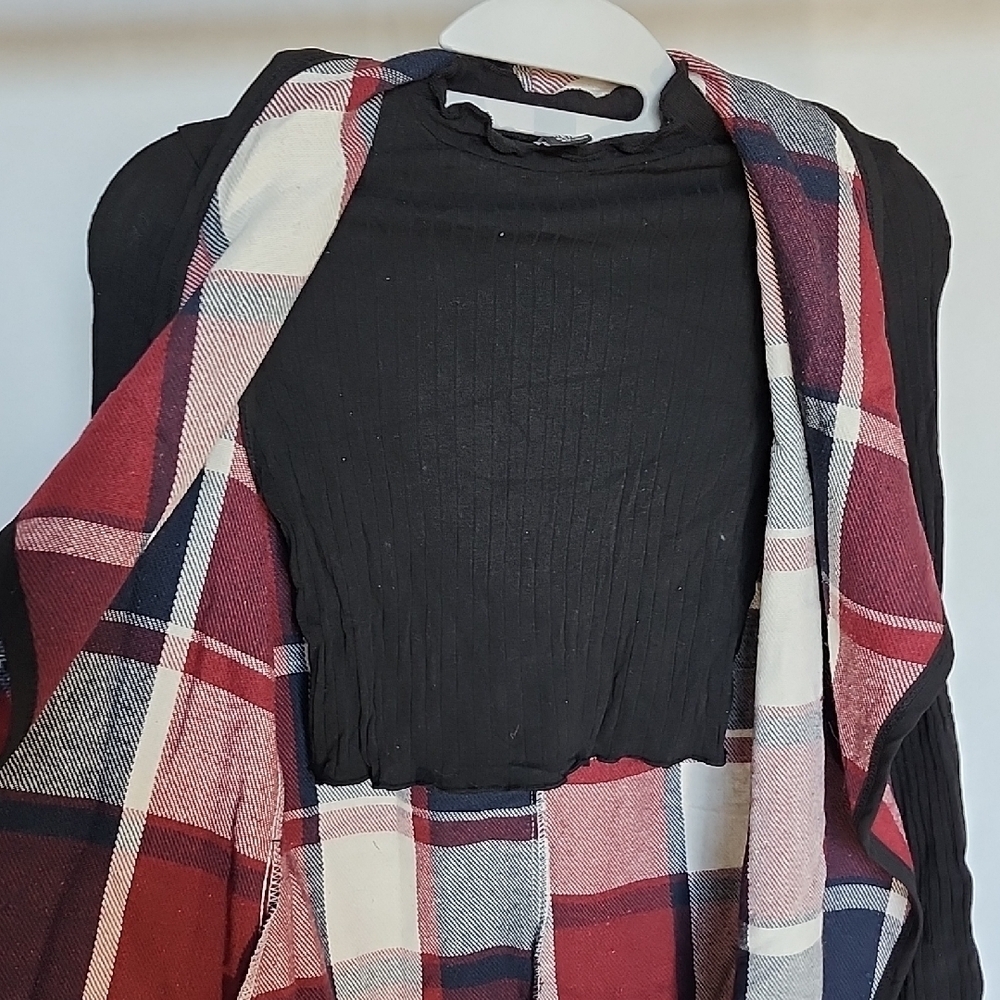 SHEIN Red and Black Checkered Cardigan Set - Picture 3 of 8